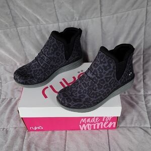 Ryka Women's Water Repellent  Dark Leopard  Niah Animal Ankle Boots size 7 wide